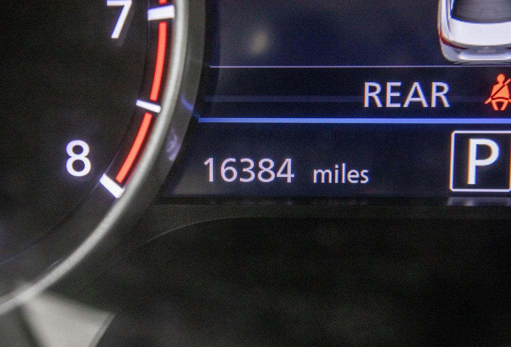 Used 2024 Nissan Sentra SV w/ Trunk Package image 22