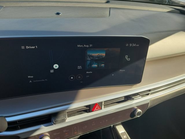 Used 2024 Kia Sorento SX FWD image 31
