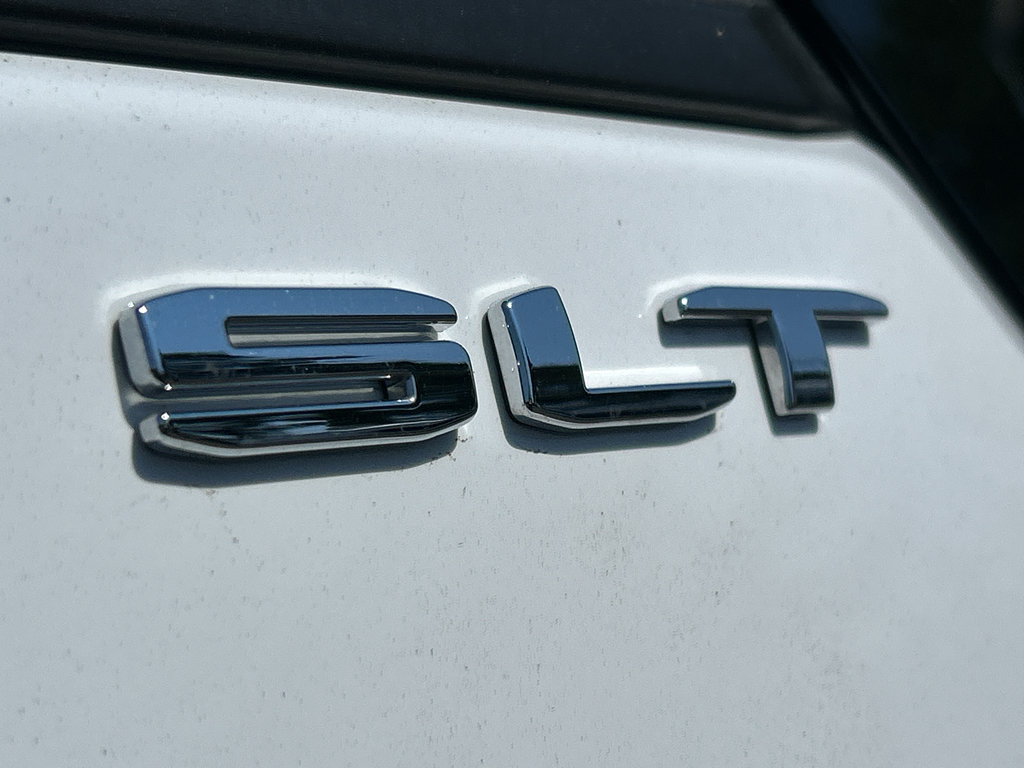Used 2023 GMC Terrain SLT w/ Infotainment Package II AWD/4WD image 9