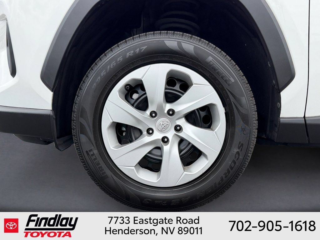 Used 2022 Toyota RAV4 LE FWD image 12