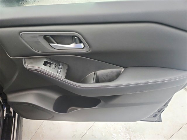 New 2025 Nissan Rogue SV image 33