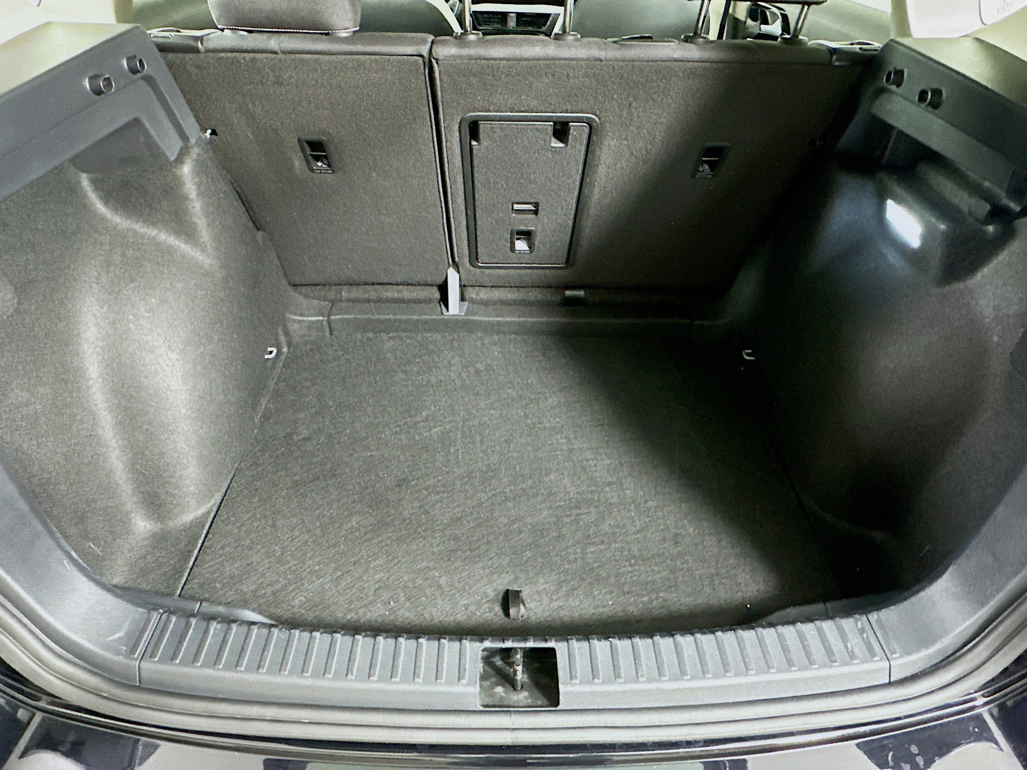 Used 2025 Volkswagen Taos S FWD image 27