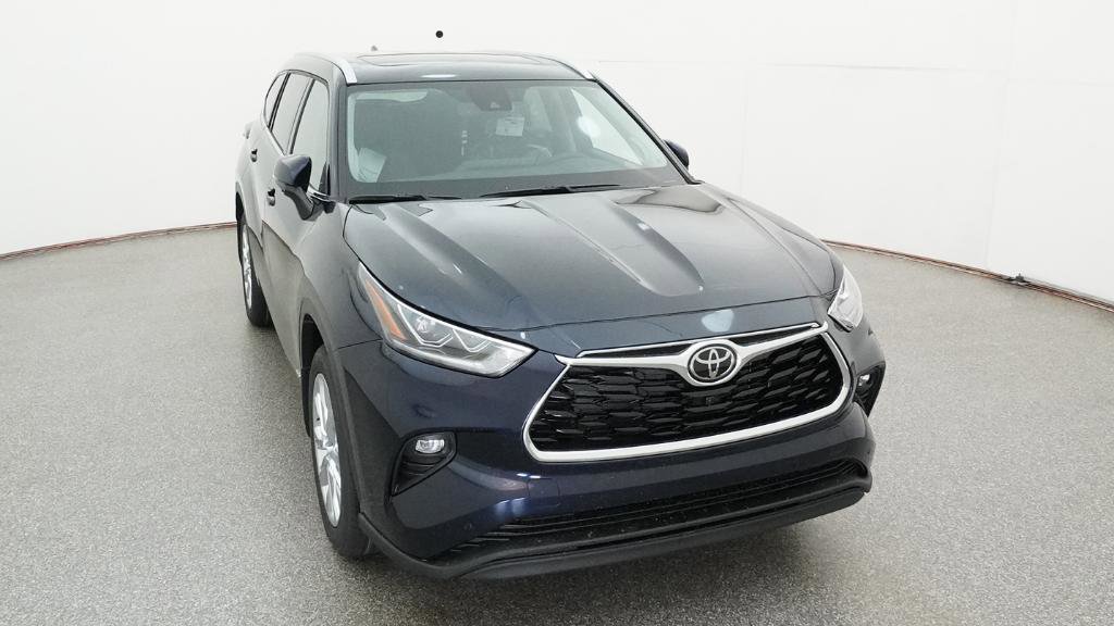 New 2026 Toyota Highlander Limited image 16