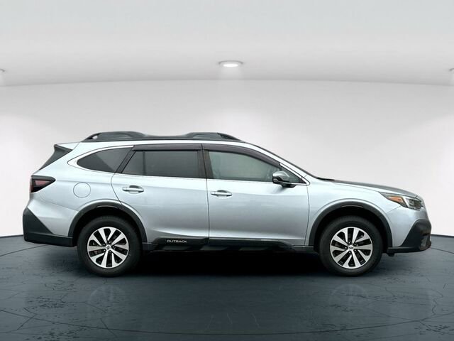 Used 2020 Subaru Outback Premium image 7