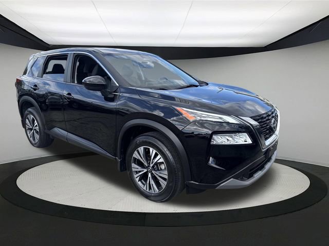 Used 2023 Nissan Rogue SV image 3