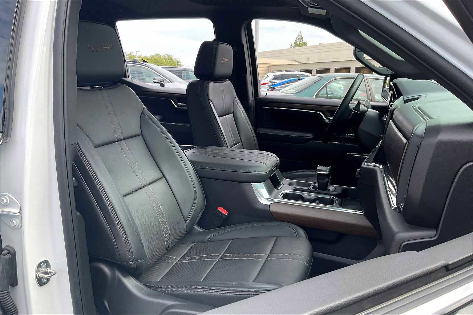 Used 2024 Chevrolet Silverado 1500 High Country w/ High Country Premium Package image 10