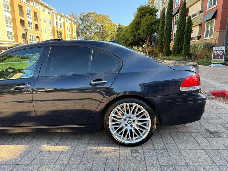 Used 2007 BMW 750i RWD image 21