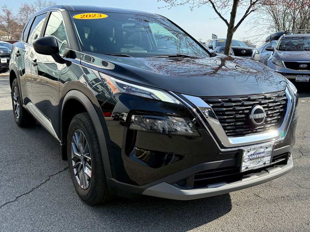 Used 2023 Nissan Rogue S AWD/4WD image 7