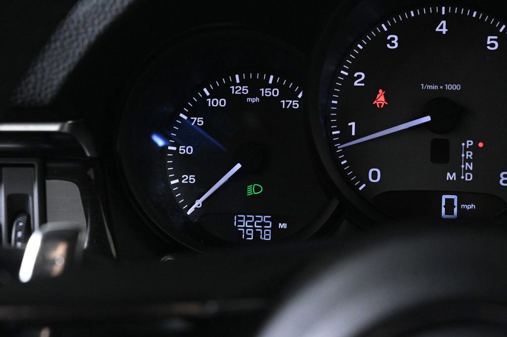 Certified 2023 Porsche Macan S image 13