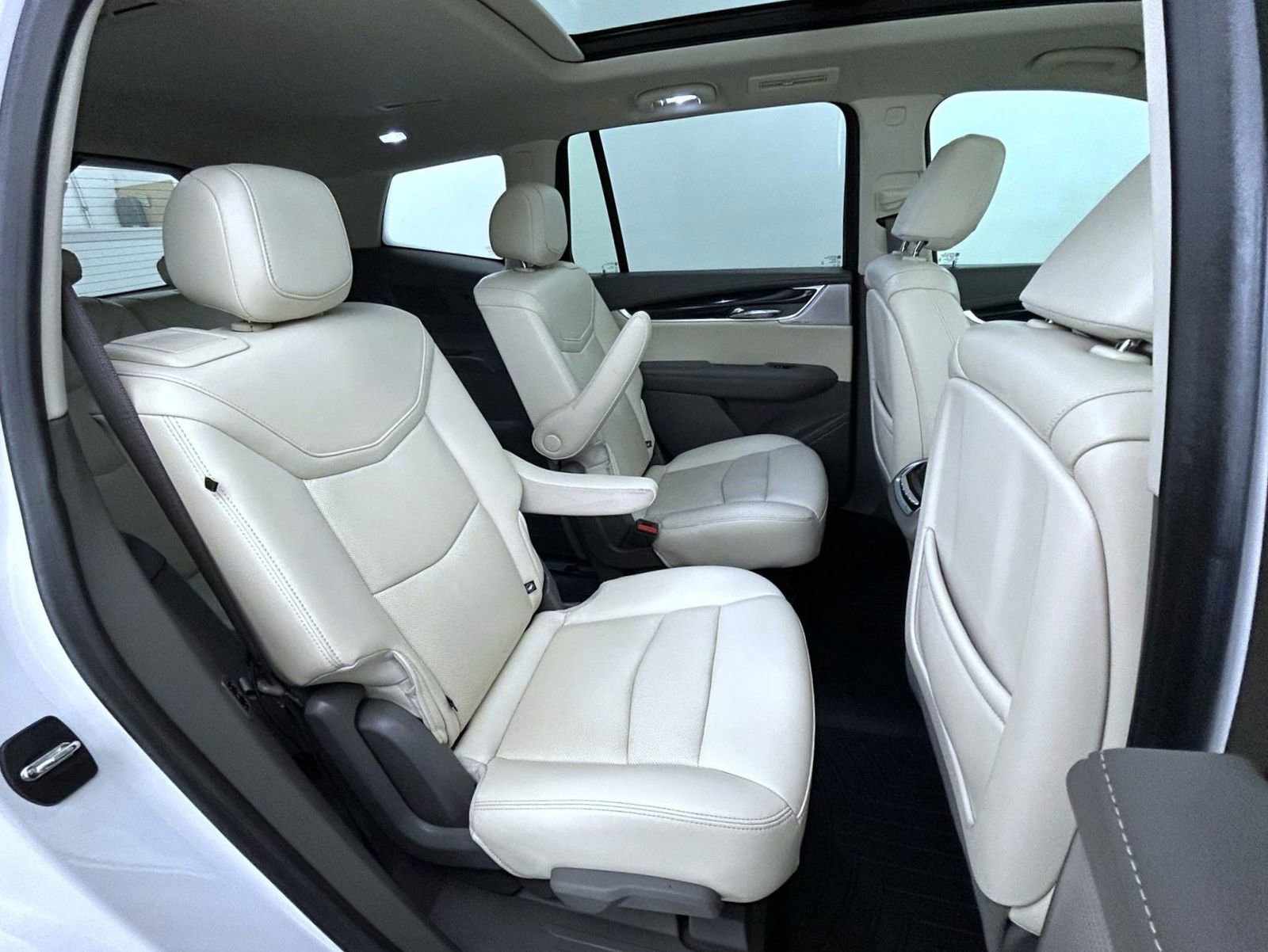 Used 2021 Cadillac XT6 Premium Luxury image 27