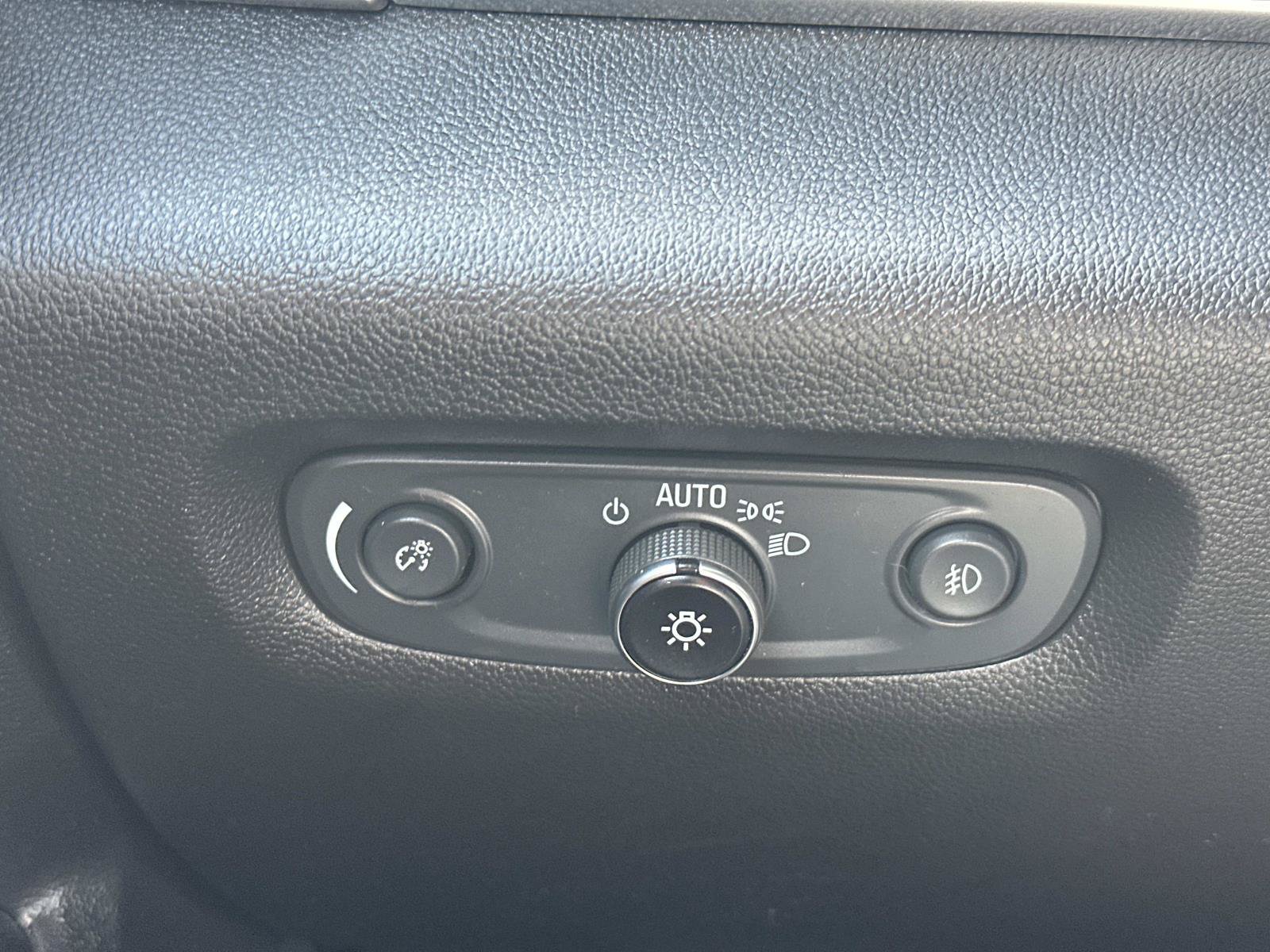 Certified 2020 Chevrolet Traverse LT FWD image 26