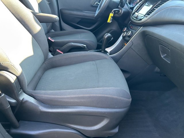 Used 2019 Chevrolet Trax LS image 19