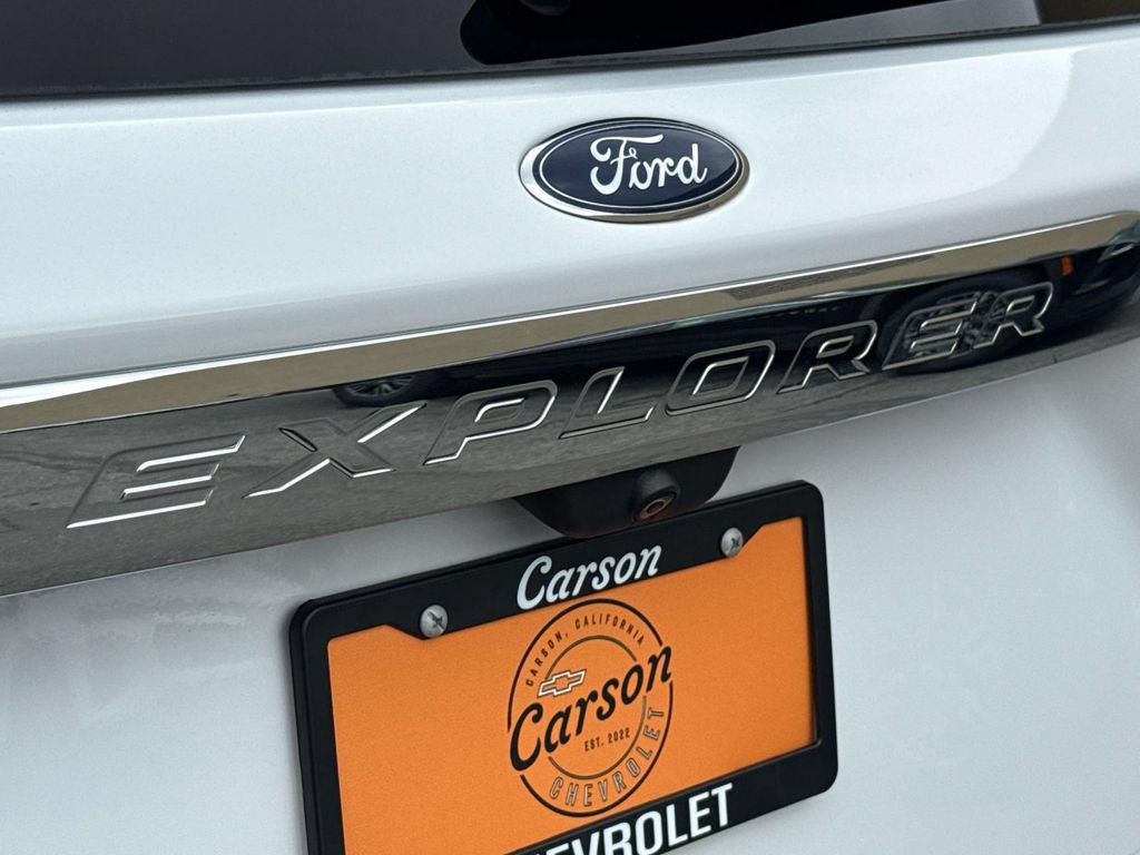 Used 2023 Ford Explorer Limited AWD/4WD image 6
