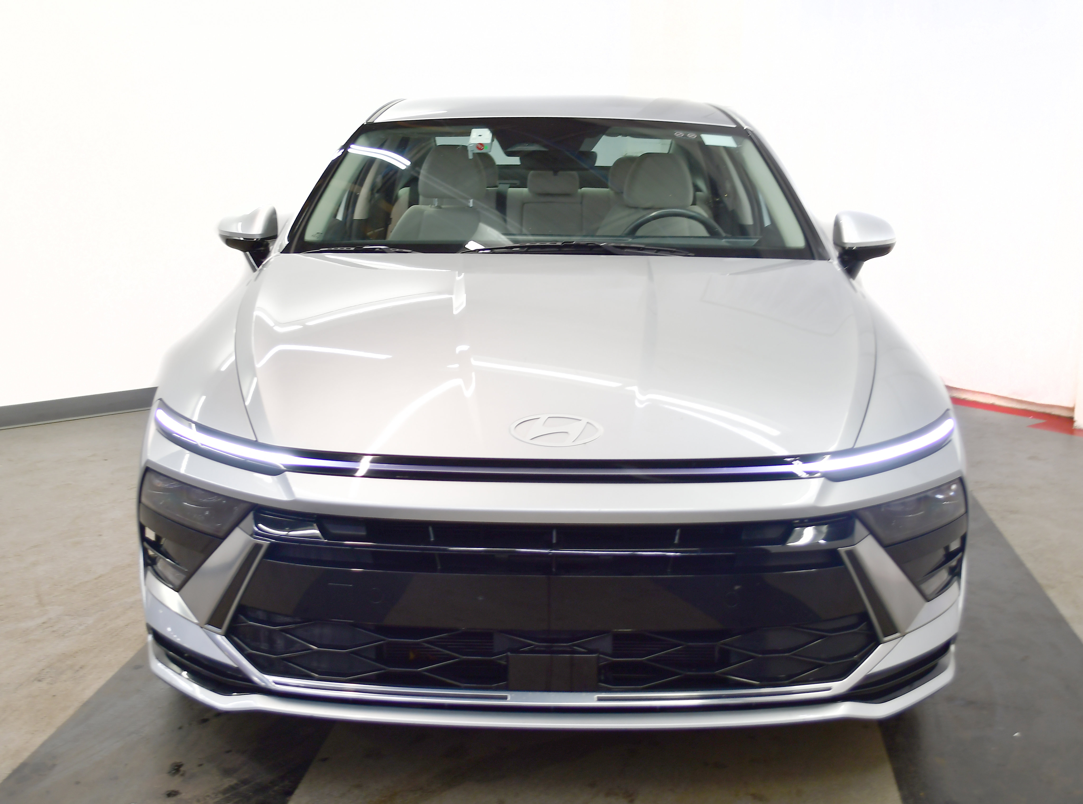 Used 2025 Hyundai Sonata SEL FWD image 3