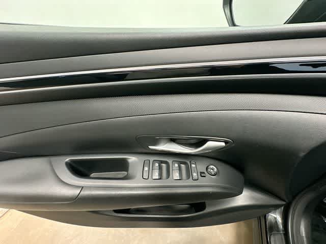 Used 2022 Hyundai Tucson SEL w/ Cargo Package AWD/4WD image 17