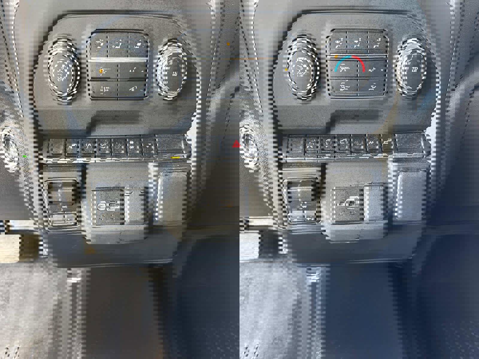 Used 2024 Chevrolet Silverado 1500 Custom image 42