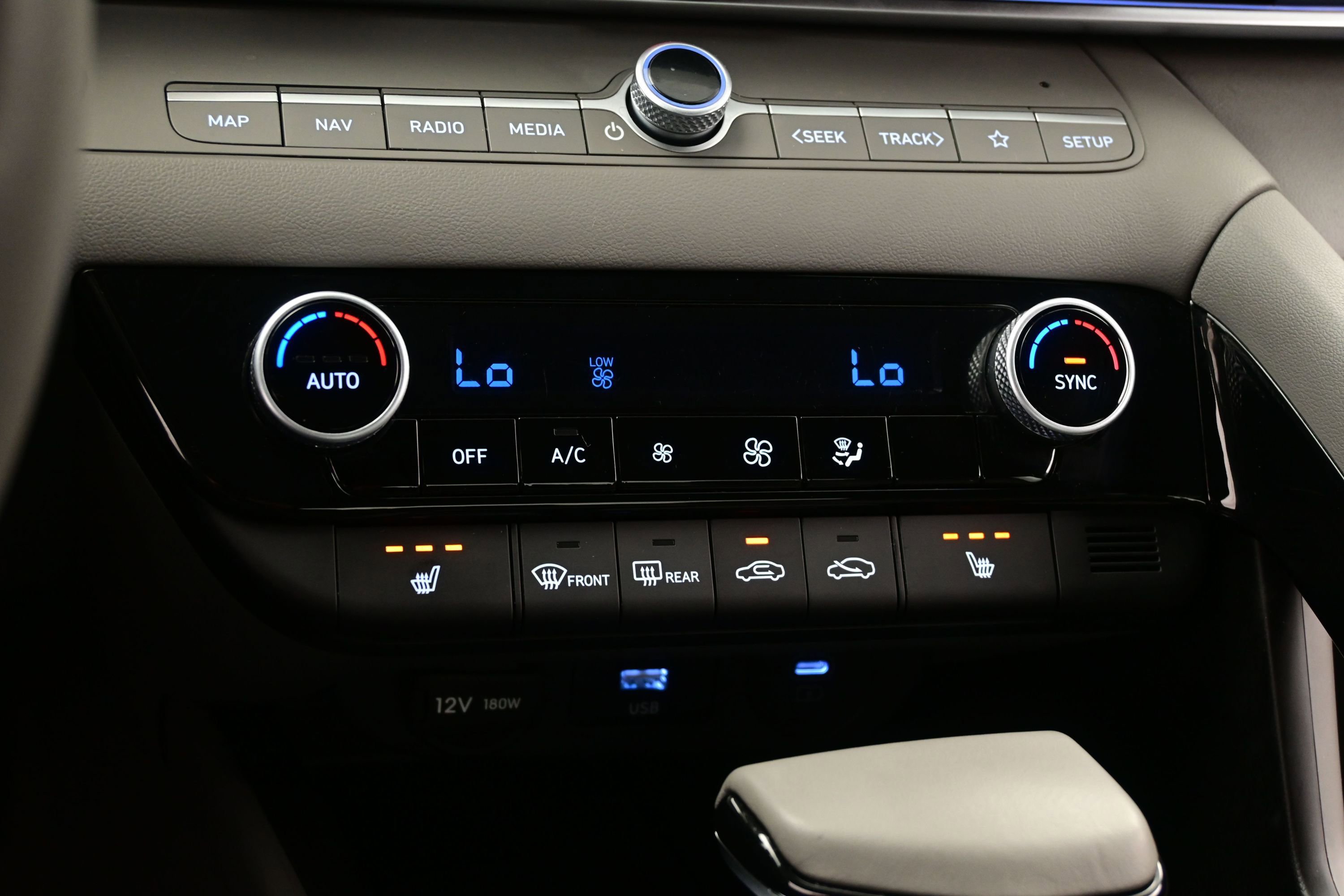 Certified 2025 Hyundai Elantra SEL FWD image 20