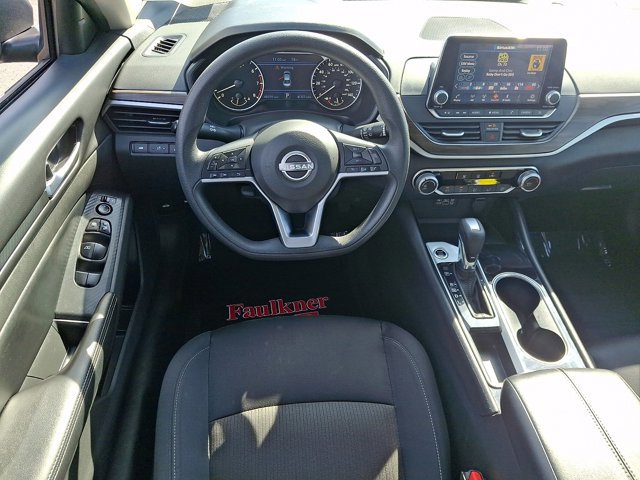 Used 2024 Nissan Altima 2.5 SV image 11