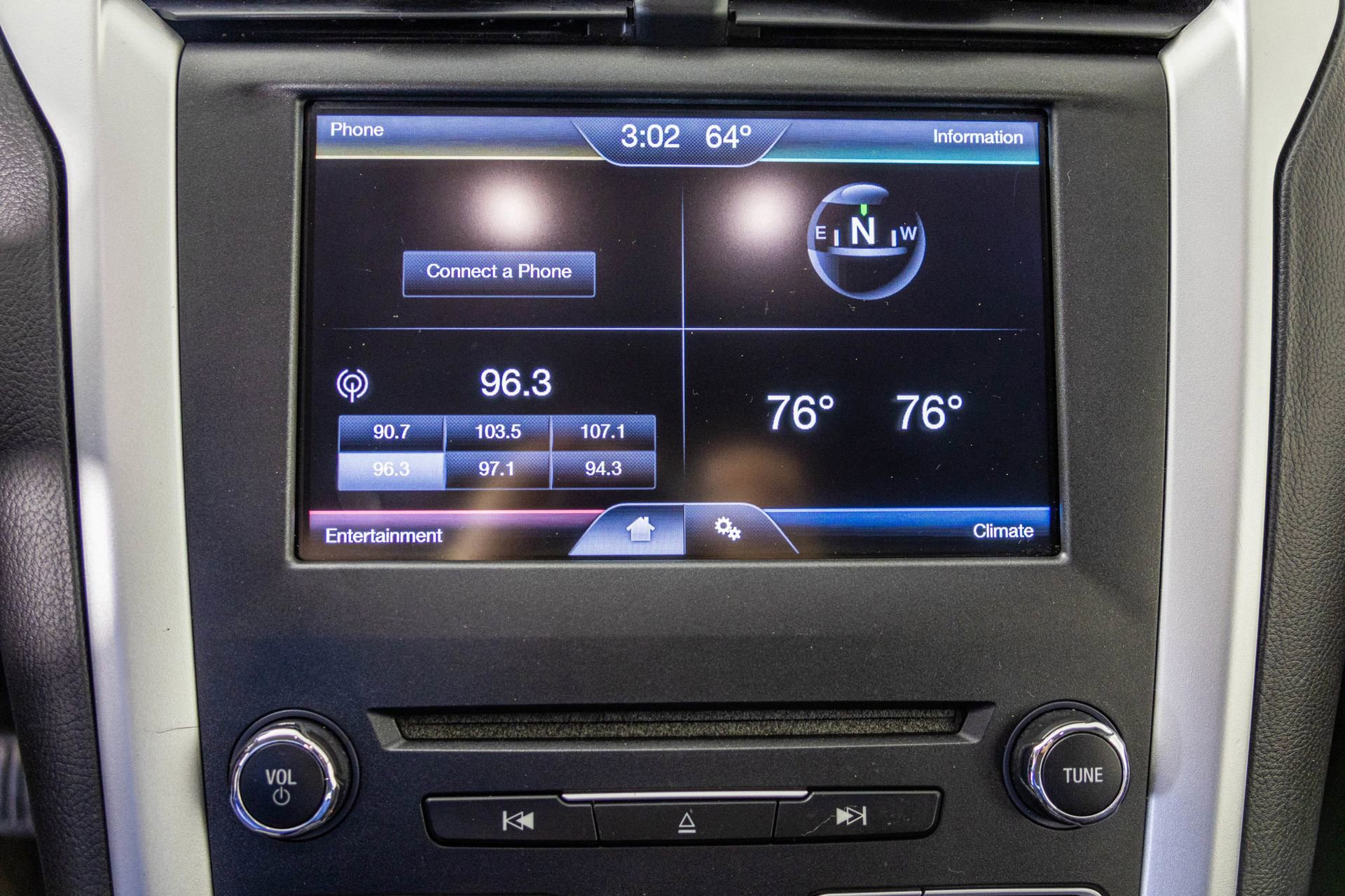 Used 2016 Ford Fusion SE FWD image 23
