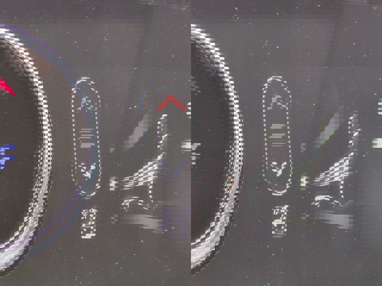 Certified 2025 Genesis GV70 2.5T w/ Select Package image 24