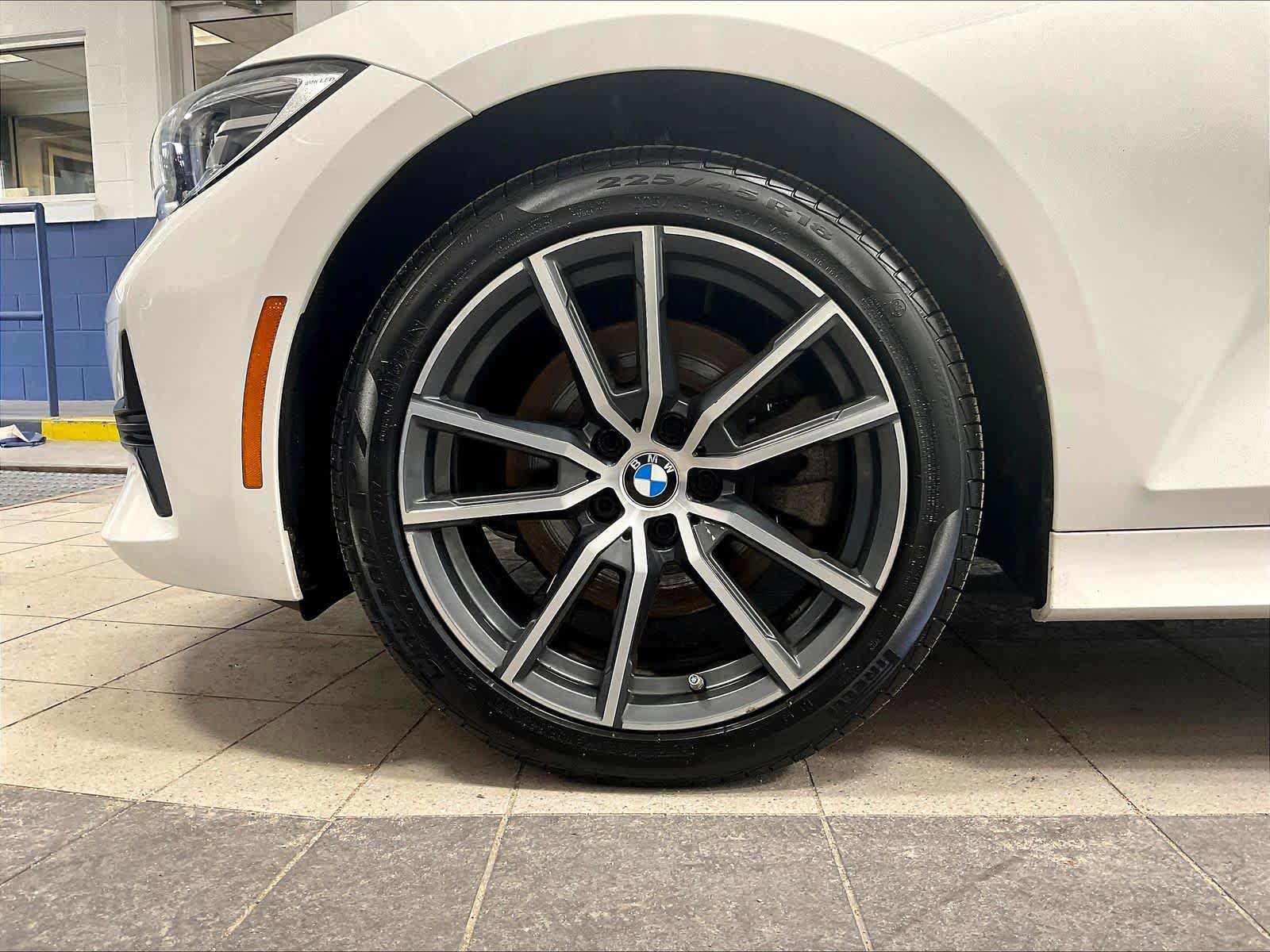 Used 2019 BMW 330i xDrive Sedan w/ Premium Package image 7