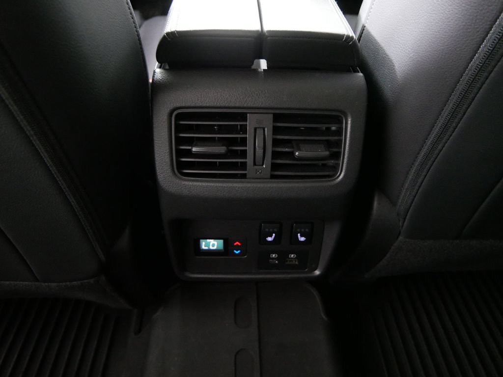 Used 2023 Nissan Rogue SL AWD/4WD image 19