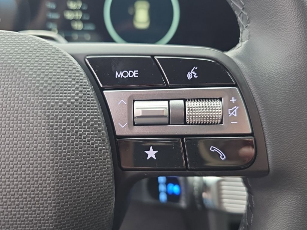 Used 2025 Hyundai Ioniq 5 SE image 21