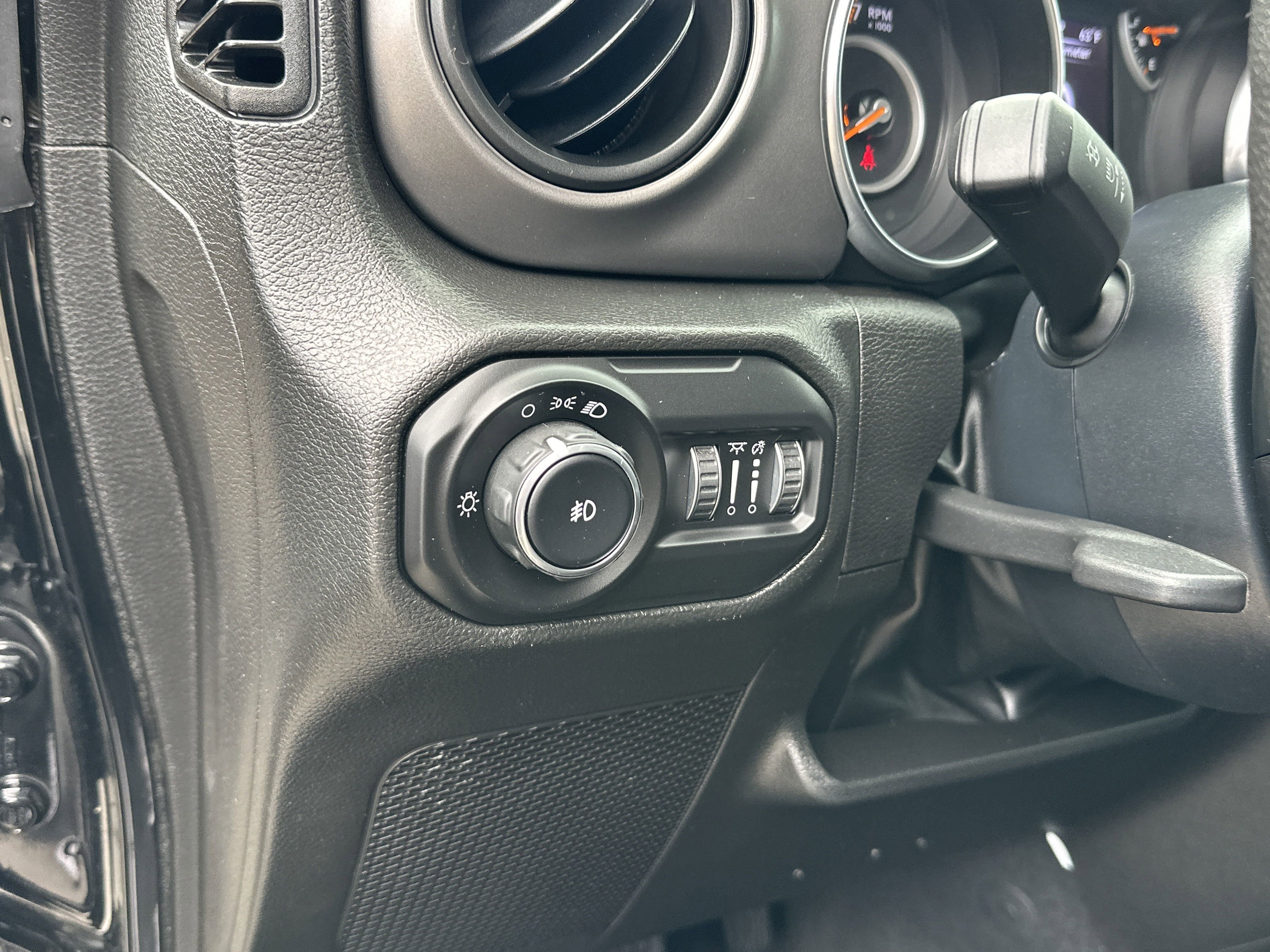 Used 2022 Jeep Wrangler Sport image 14