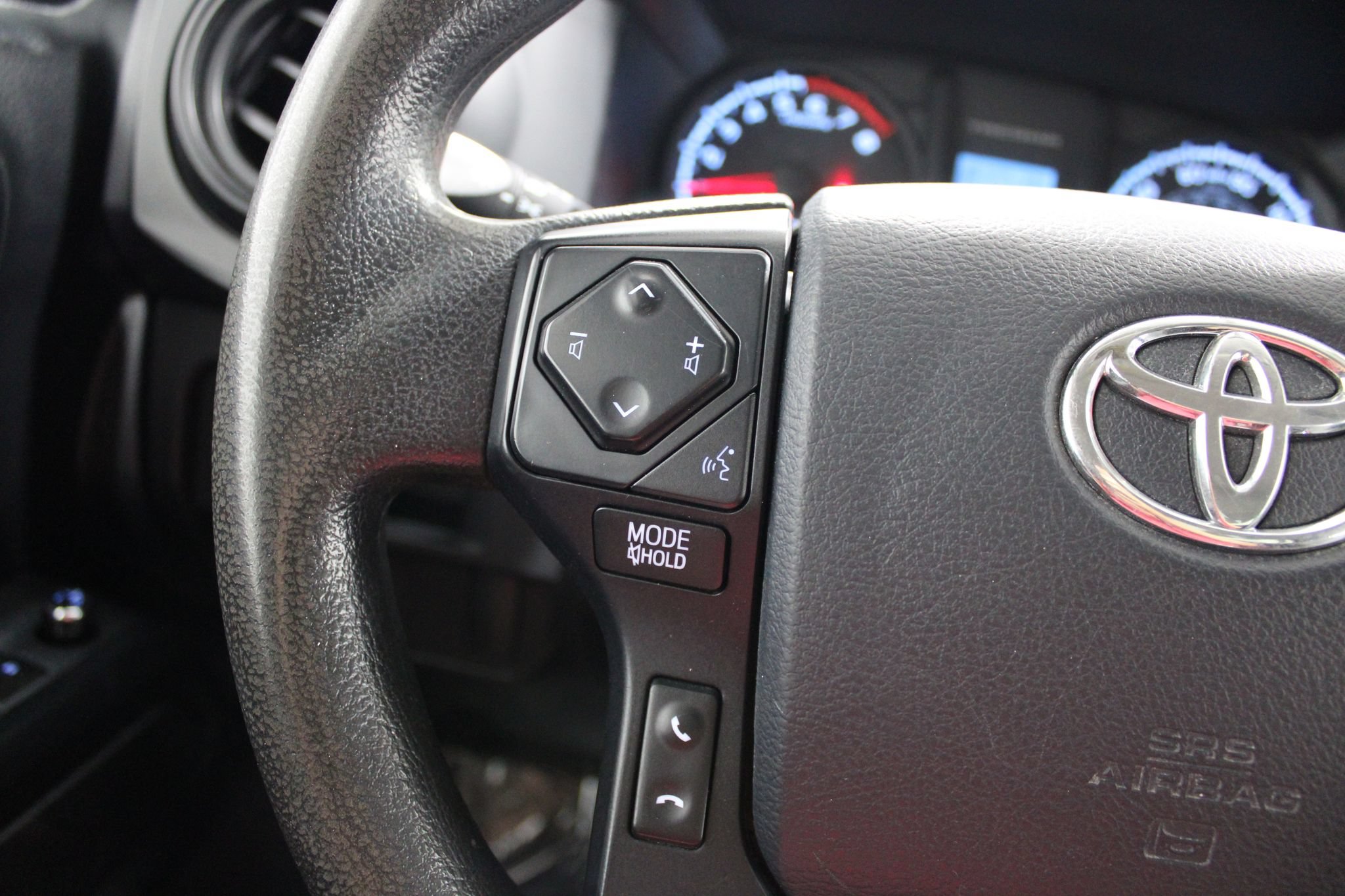 Used 2017 Toyota Tacoma SR RWD image 29
