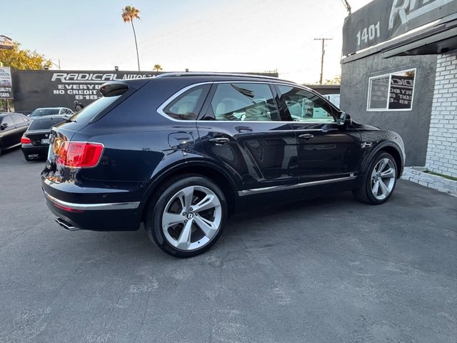 Used 2019 Bentley Bentayga AWD/4WD image 26