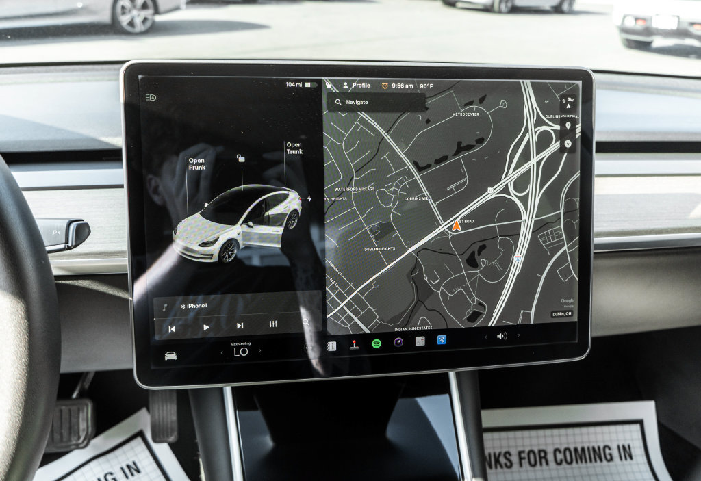 Used 2020 Tesla Model 3 Standard Range Plus RWD image 16