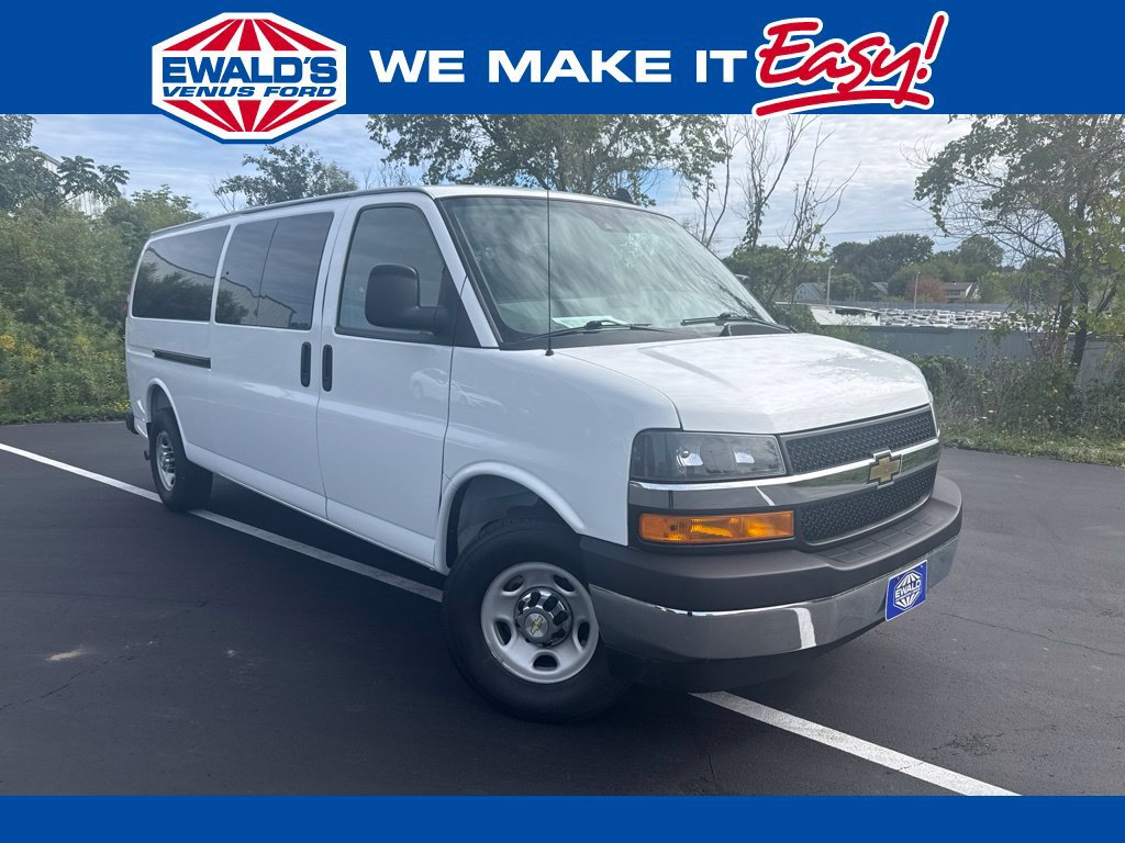Used 2025 Chevrolet Express 3500 LT w/ LT Preferred Equipment Group RWD image 1
