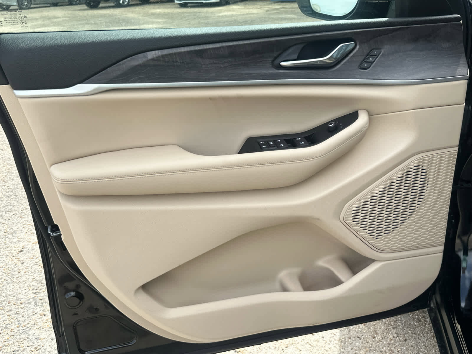 New 2025 Jeep Grand Cherokee Limited w/ Luxury Tech Group II image 28