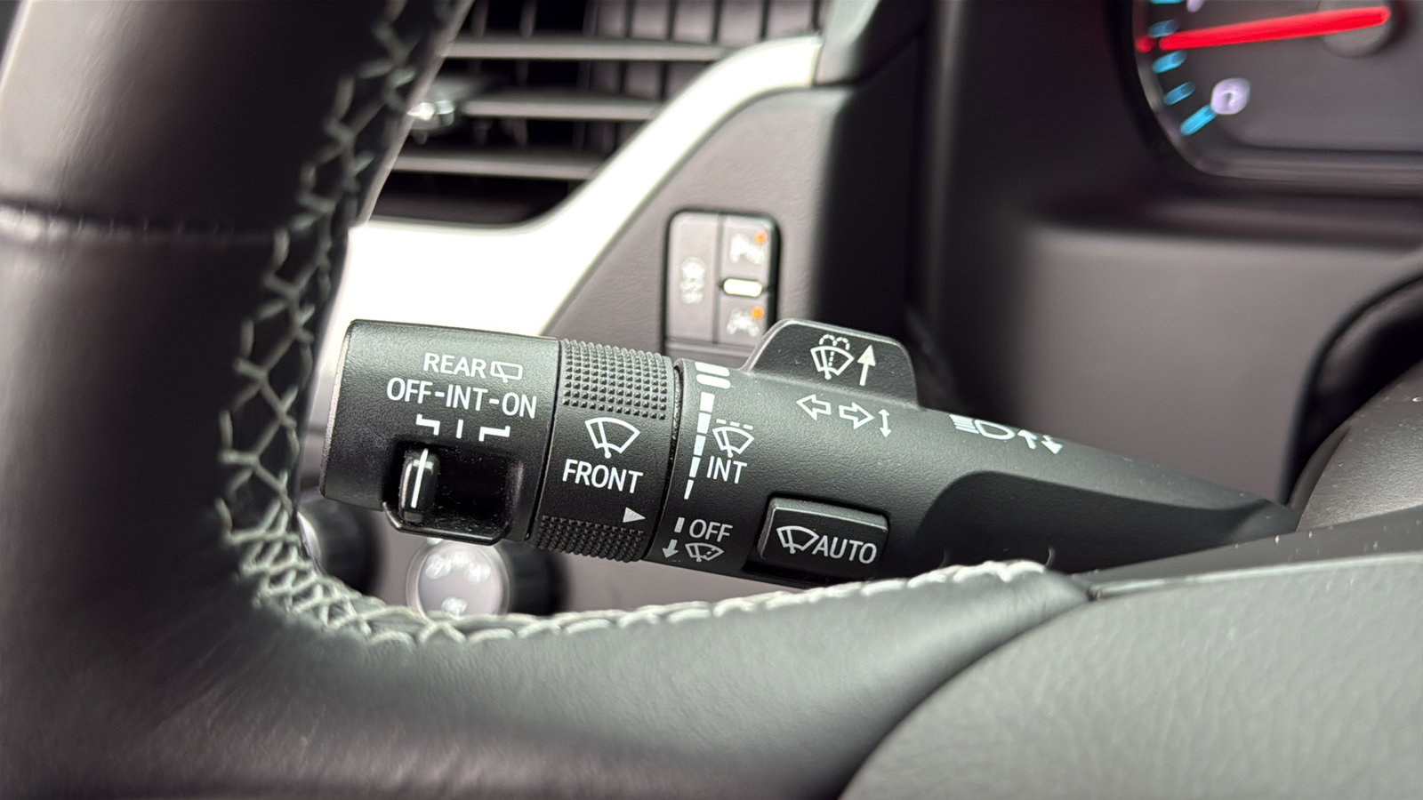 Used 2020 GMC Yukon SLT image 16