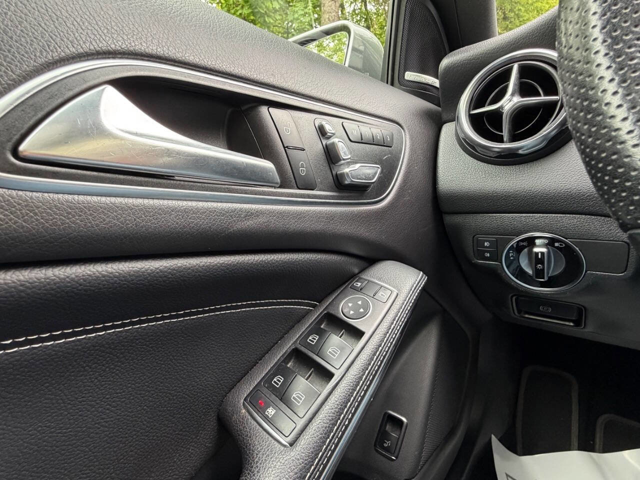 Used 2019 Mercedes-Benz GLA 250 4MATIC image 17
