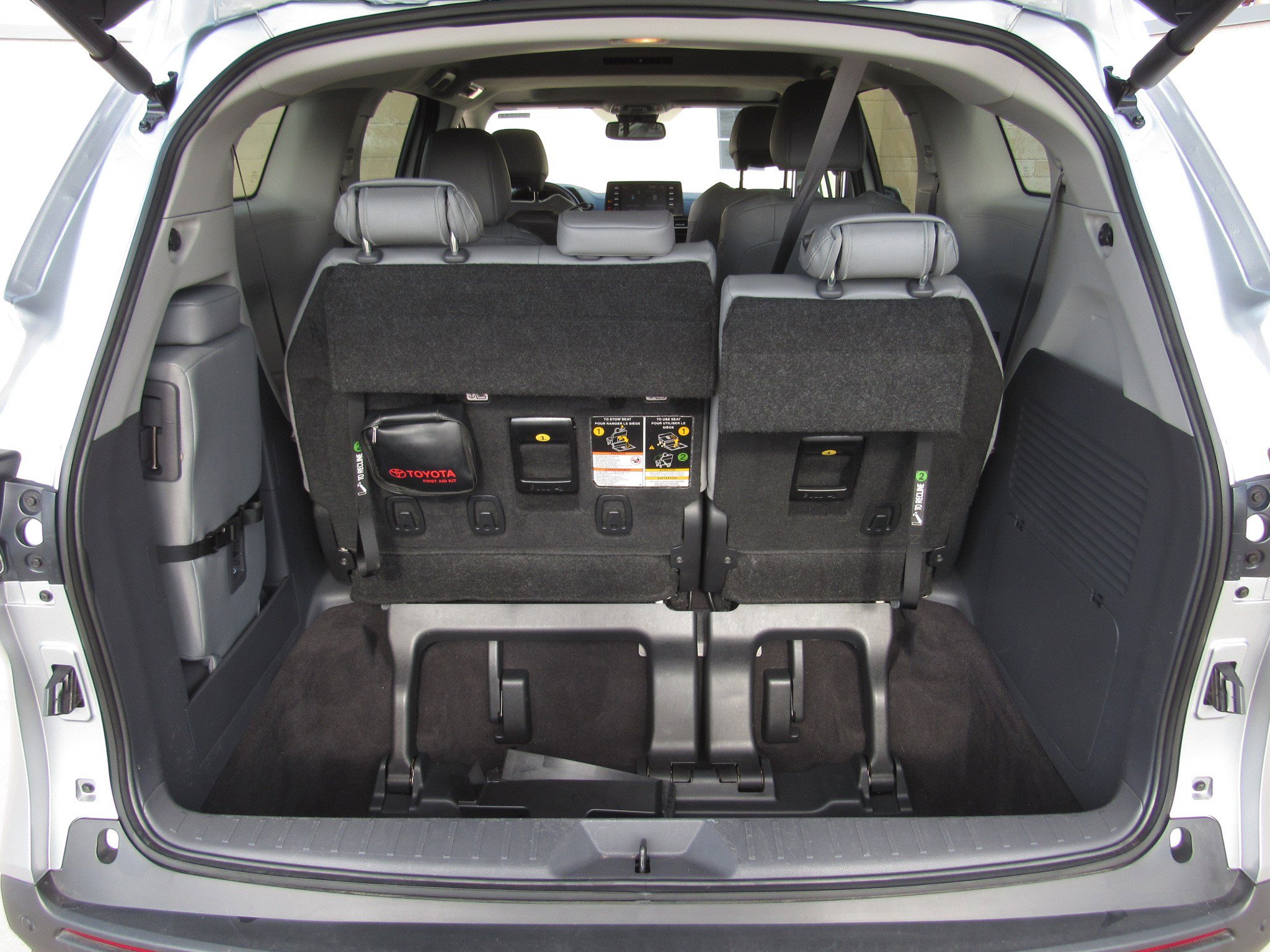 Used 2024 Toyota Sienna XLE image 13