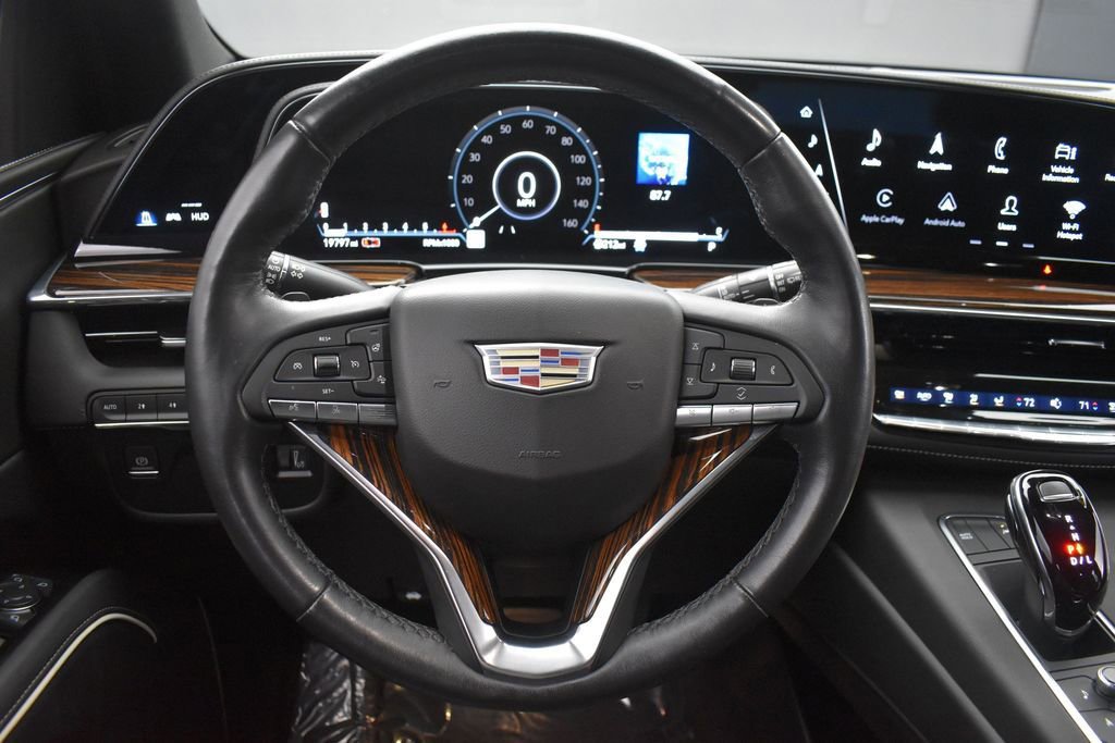 Used 2022 Cadillac Escalade Premium Luxury AWD/4WD image 15