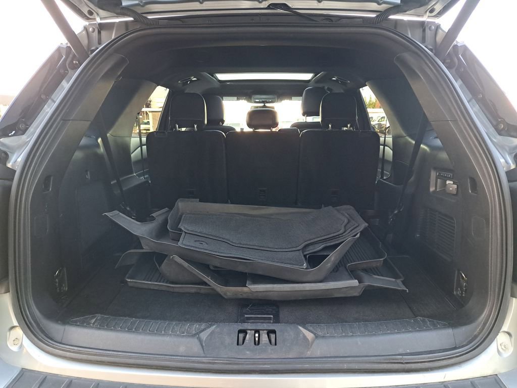 Used 2020 Ford Explorer Limited w/ Class III Trailer Tow Package image 28