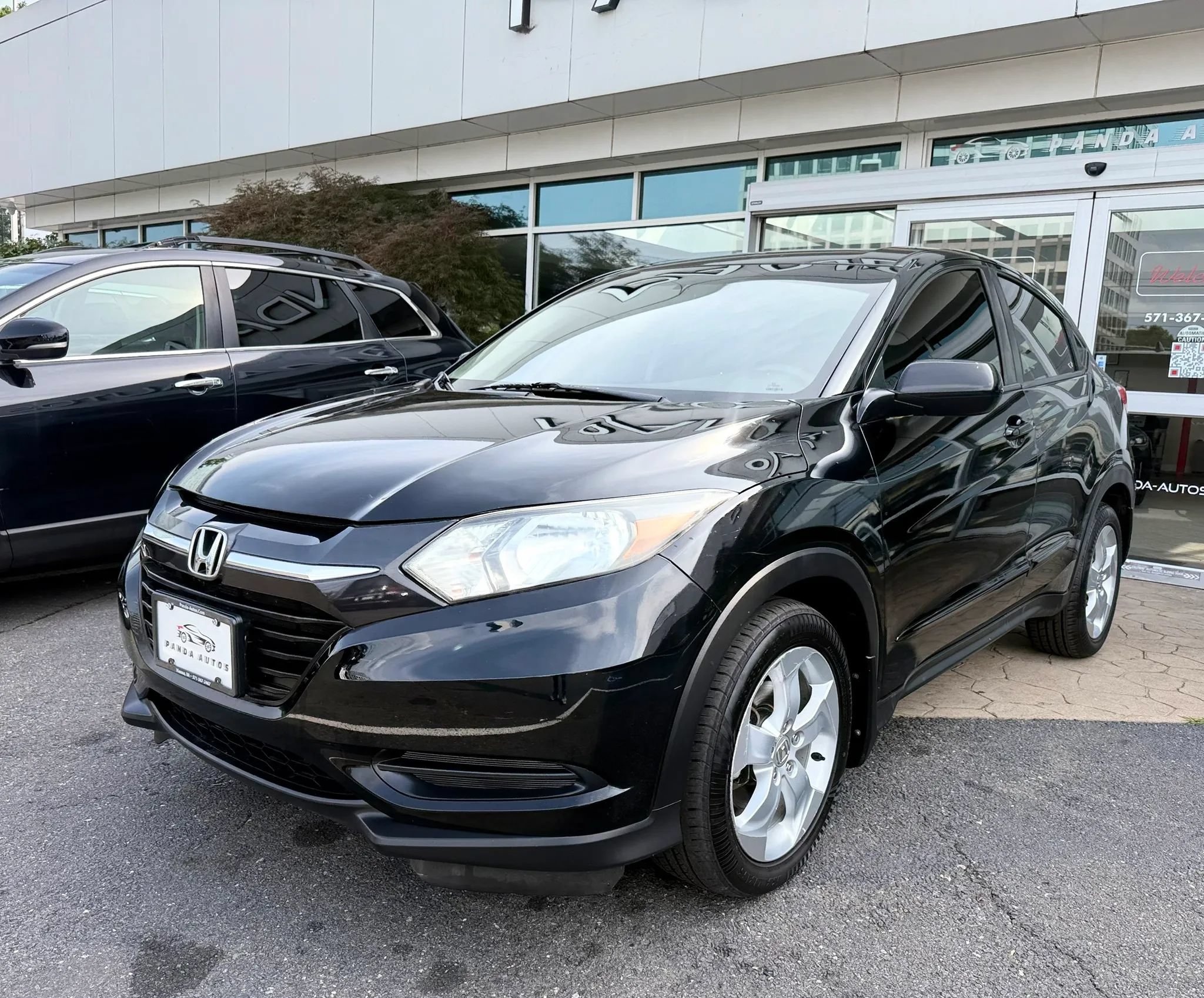 Used 2016 Honda HR-V LX image 3