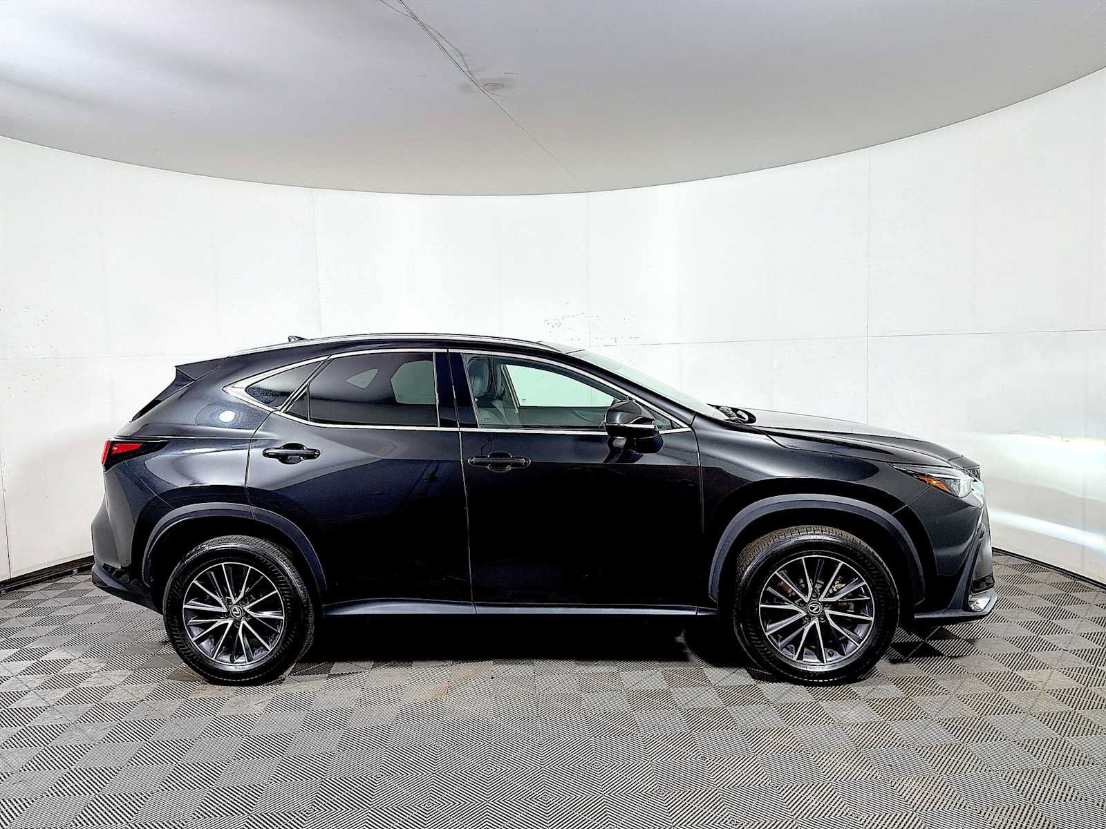 Used 2024 Lexus NX 350 AWD image 7