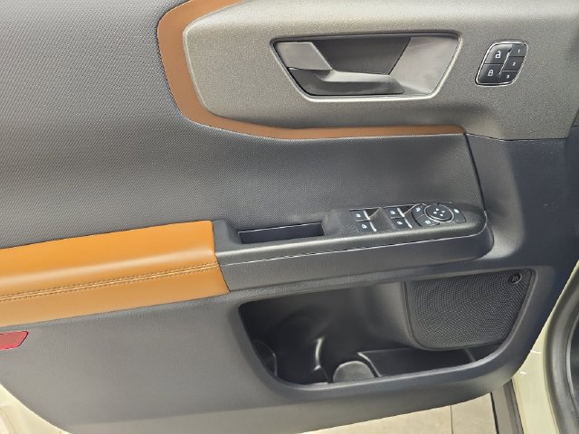 Certified 2025 Ford Bronco Sport Outer Banks w/ Outer Banks Tech Package+ AWD/4WD image 33