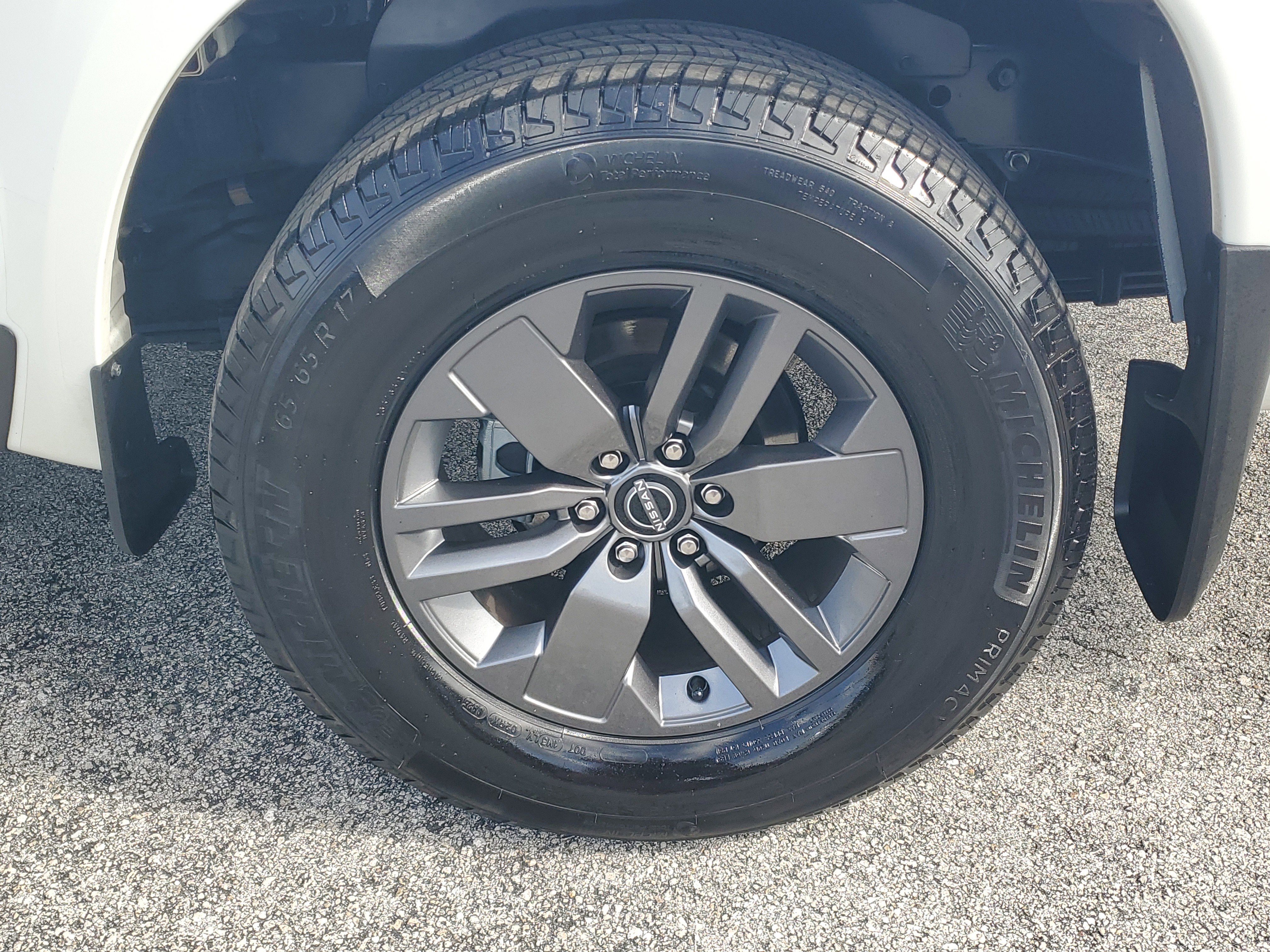 Certified 2025 Nissan Frontier SV image 8