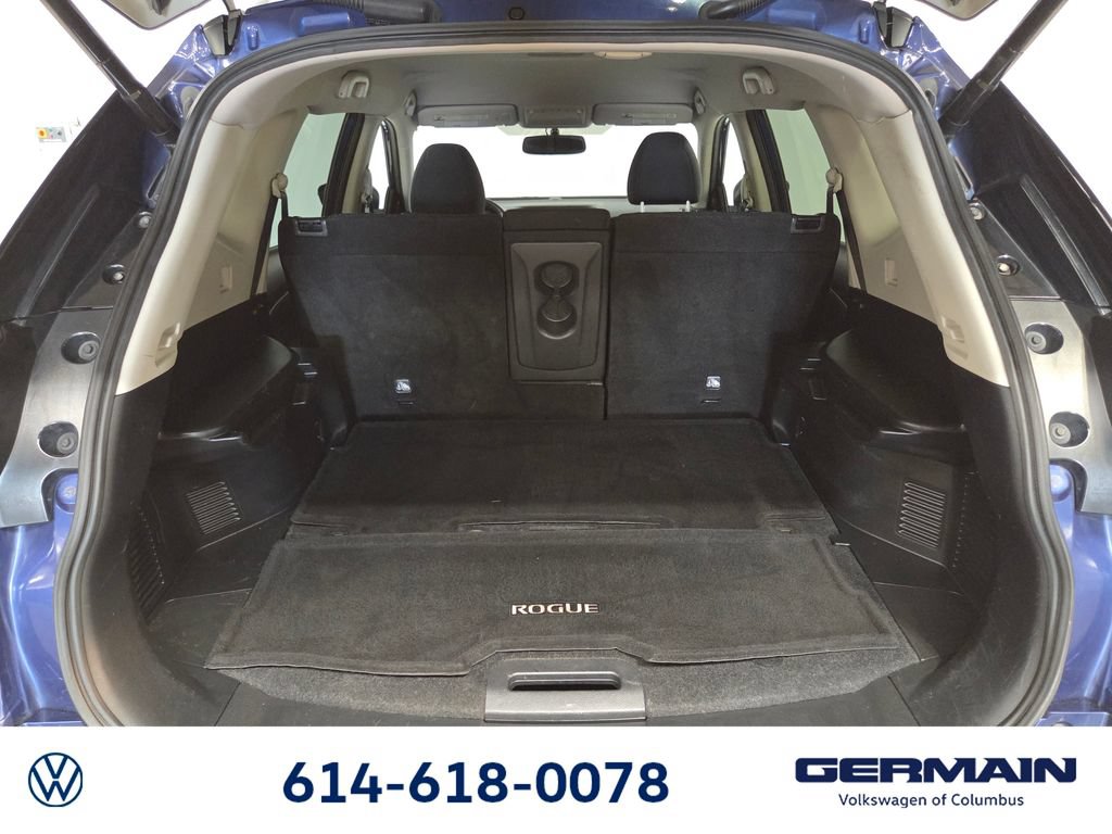 Used 2017 Nissan Rogue SV w/ SV Premium Package AWD/4WD image 25