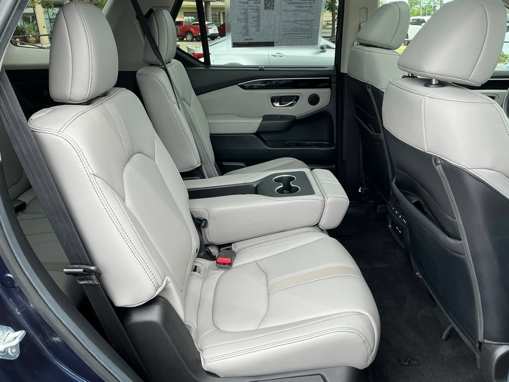 Used 2025 Honda Pilot Touring image 21