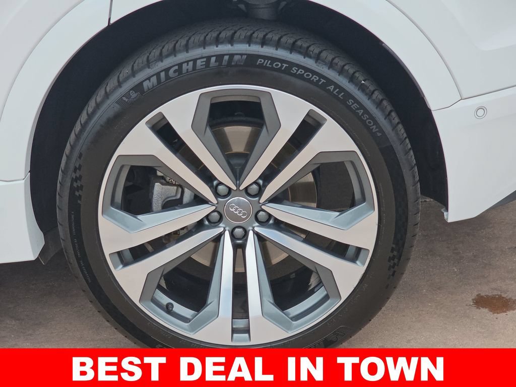 Used 2019 Audi Q8 Premium Plus w/ Premium Plus AWD/4WD image 38