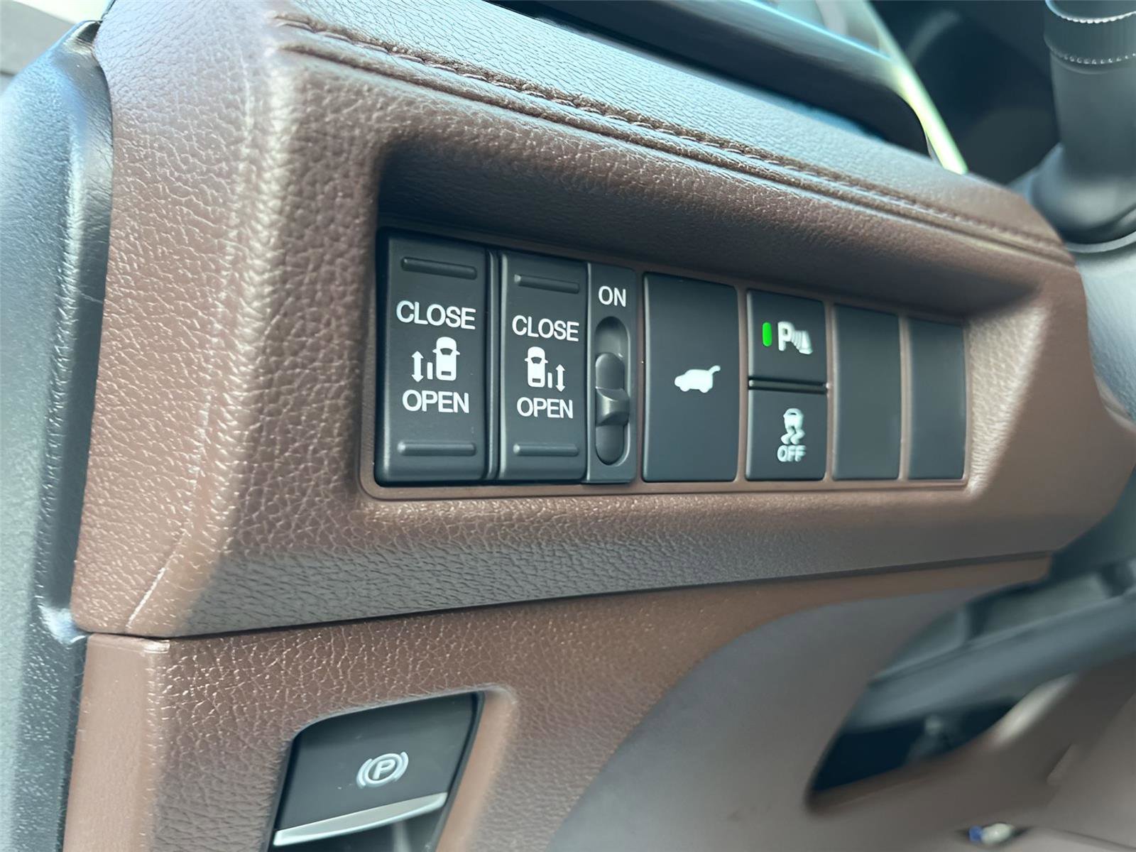 Used 2025 Honda Odyssey Elite image 25