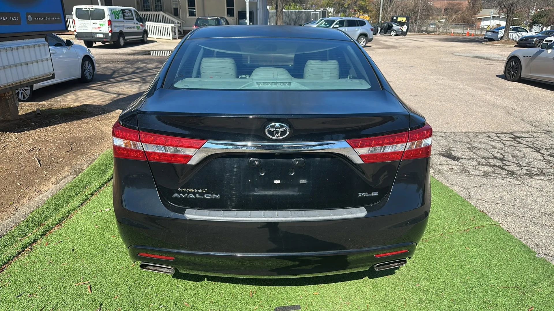 Used 2013 Toyota Avalon XLE Premium FWD image 7