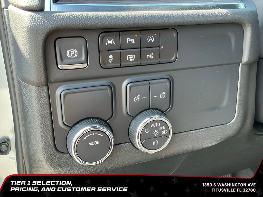 Used 2025 Chevrolet Suburban Premier RWD image 23