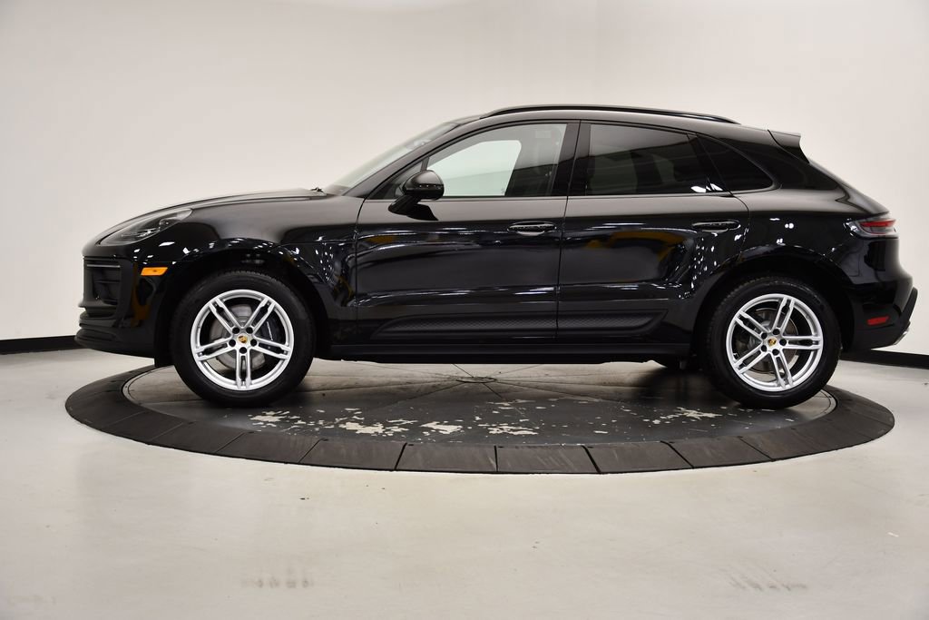 Used 2025 Porsche Macan image 2
