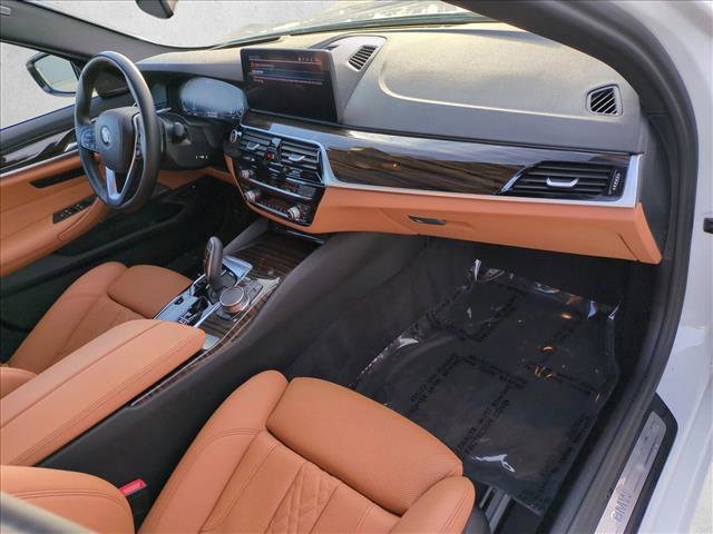 Used 2023 BMW 530e w/ Premium Package image 23